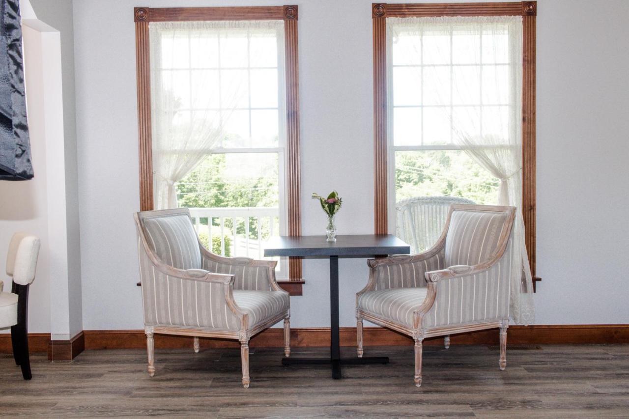 Hillside Villa Ohio ミラーズバーグ エクステリア 写真