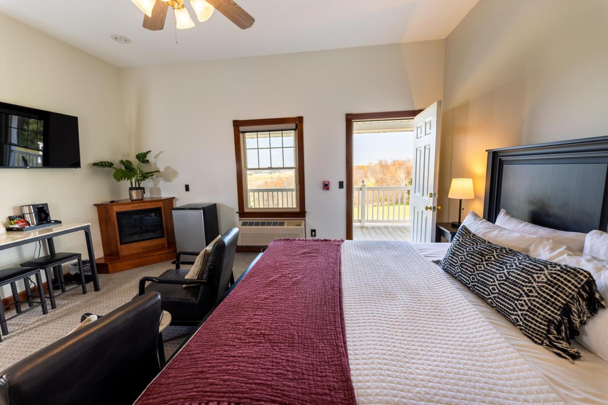 Hillside Villa Ohio ミラーズバーグ エクステリア 写真