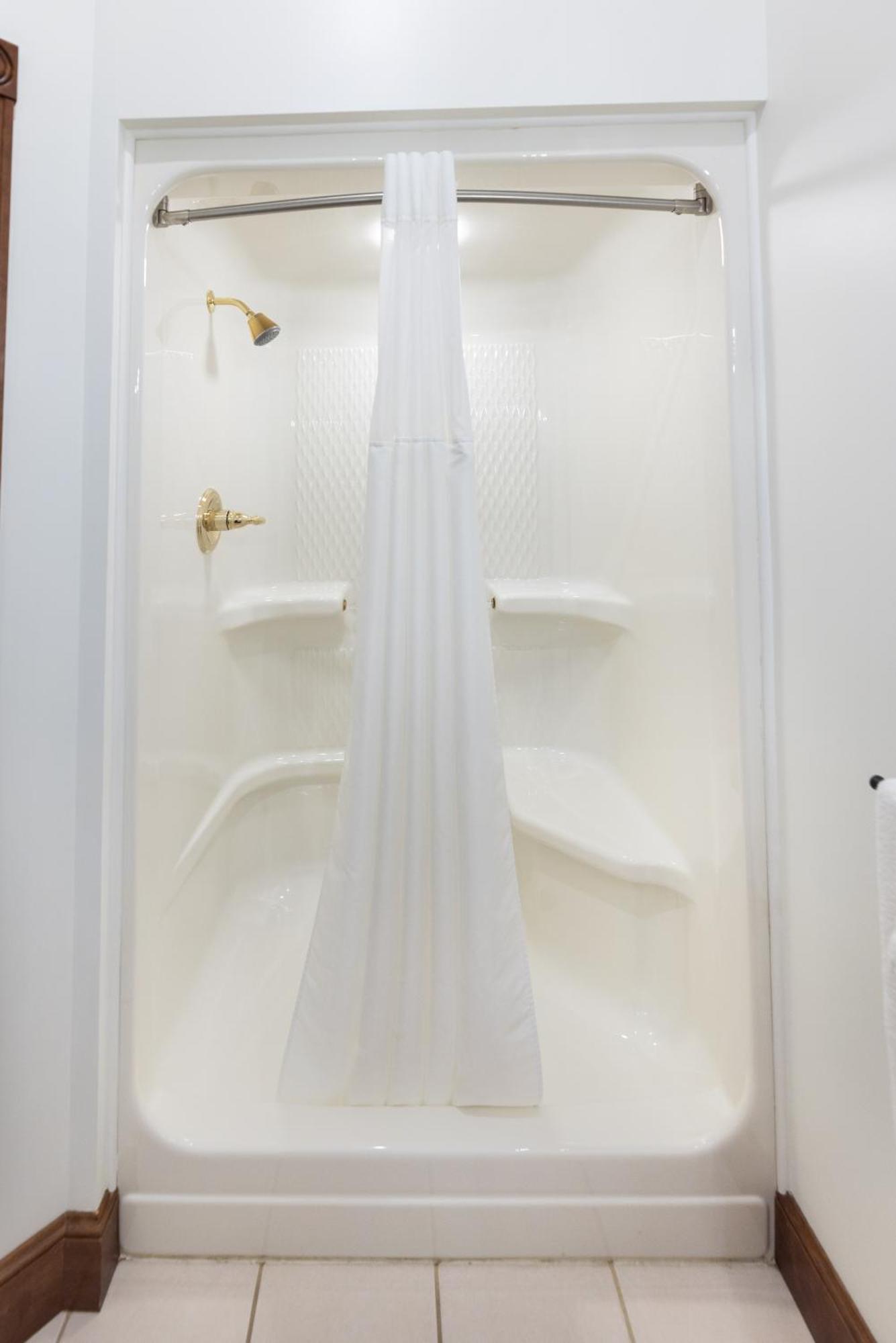 Hillside Villa Ohio ミラーズバーグ エクステリア 写真