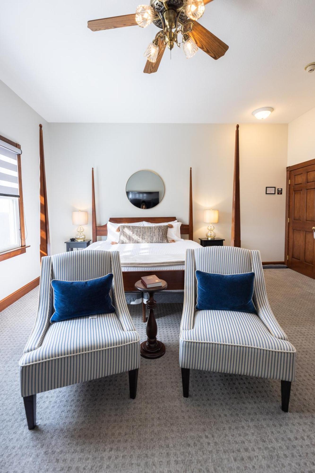 Hillside Villa Ohio ミラーズバーグ エクステリア 写真
