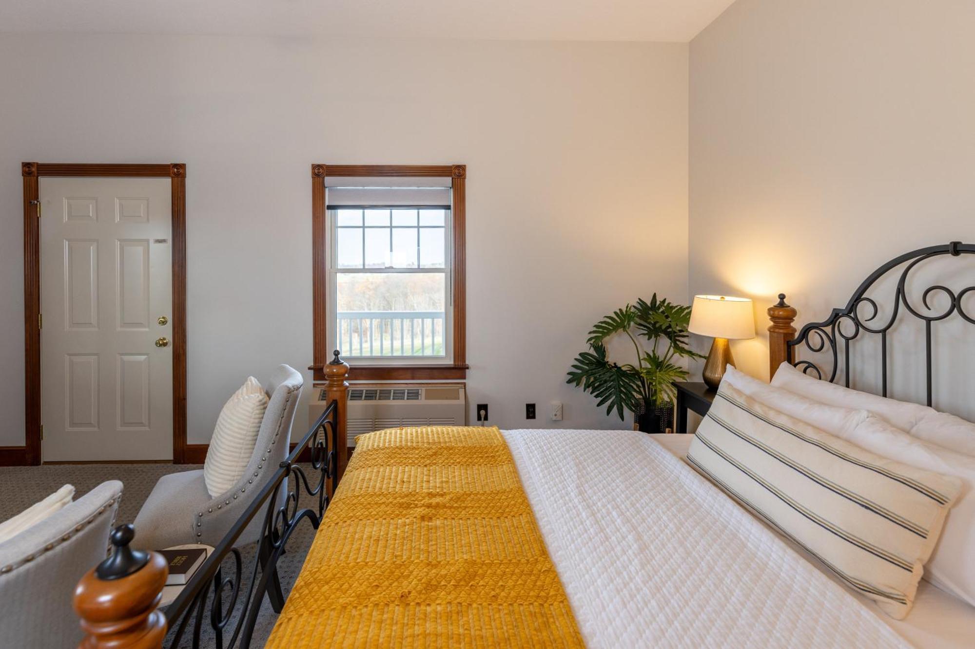 Hillside Villa Ohio ミラーズバーグ エクステリア 写真