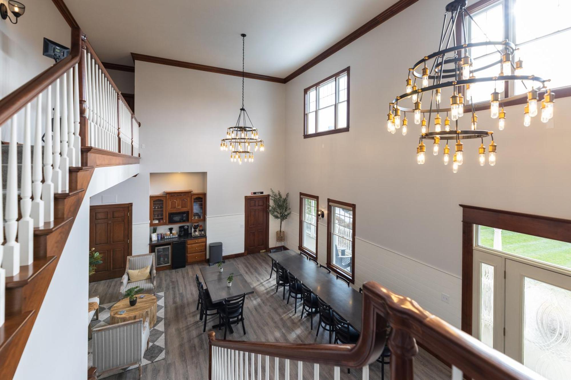 Hillside Villa Ohio ミラーズバーグ エクステリア 写真